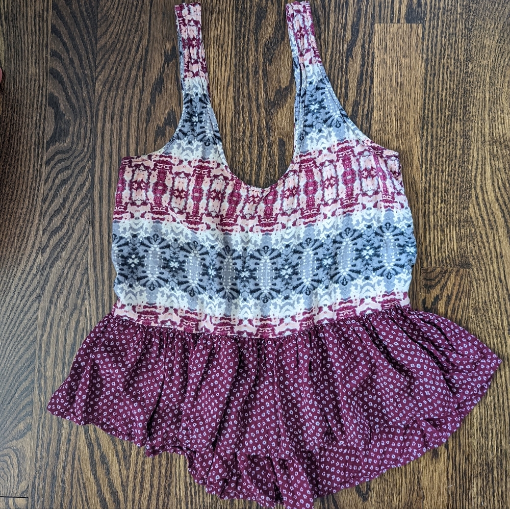Flowy Pattern Tank Top - Picture 2 of 3